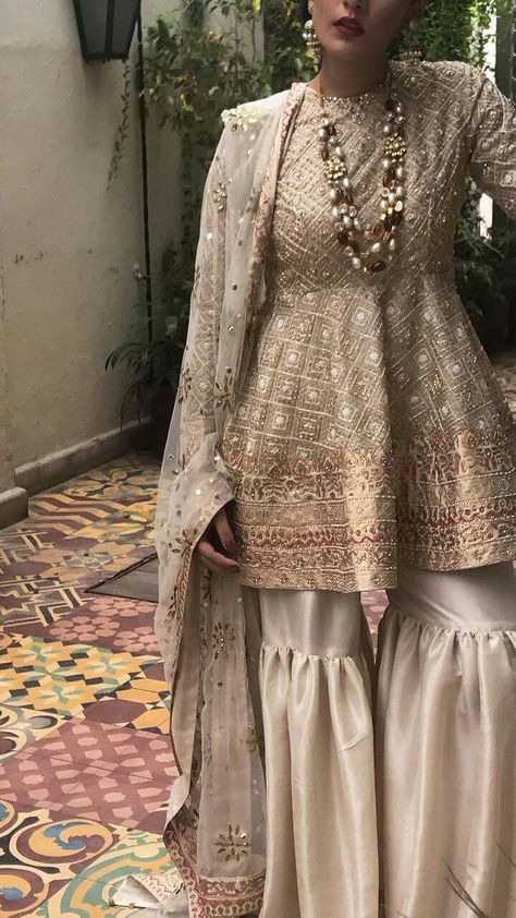 Nikah Bride, Bridal Gharara, Gharara Designs, Maharani Designer Boutique, Sharara Designs, Indian Fashion Trends, Super Party, Pakistani Wedding Outfits, Salwar Kamiz