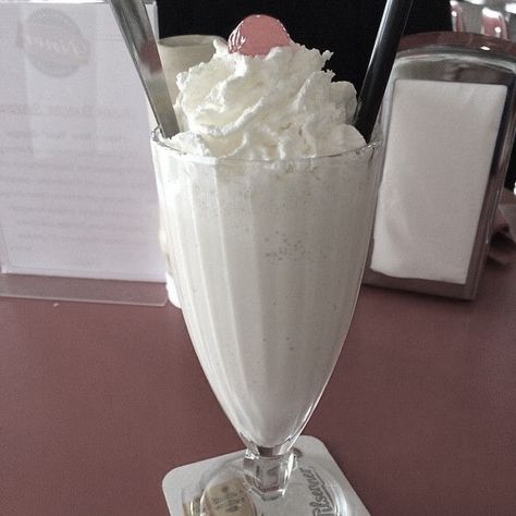 Vintage Americana Aesthetic, Coney Island Baby, 50s Aesthetic, Americana Aesthetic, 50s Diner, Lana Del Rey Vinyl, Fine Dining Restaurants, Cherry Cola