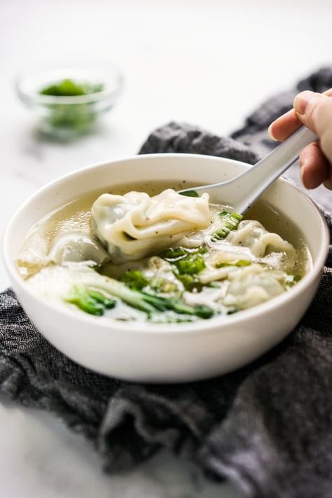 Frozen Wontons, Easy Wonton Soup, Won Ton Soup, Wonton Soup Recipe, Asian Soup Recipes, Won Ton, Wonton Recipes, Soup Appetizers, Quick And Easy Soup