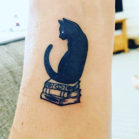 Black Cat And Books Tattoo, Black Cat And Pumpkin Tattoo, Black Cat Silhouette Tattoo, Cat Book Tattoo, Cat And Book Tattoo, Penny Tattoo, Cat Silhouette Tattoos, Reading Tattoo, Bars Ideas