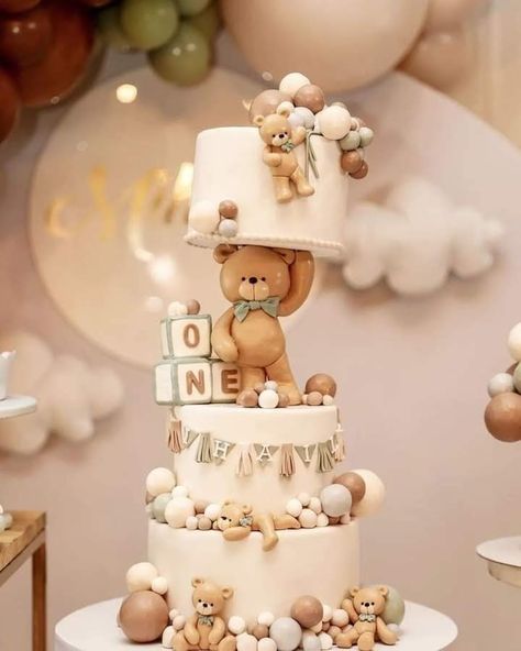 Cute First Birthday Cake, Baby Cake Design, Teddy Bear Birthday Cake, Baby 1st Birthday Cake, Vom Avea Un Copil, Half Birthday Cakes, Cake Instagram, 1st Bday Cake, Boys First Birthday Cake