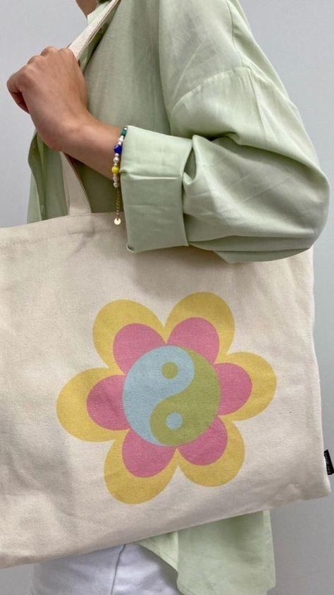 Handpainted Tote, Tote Bag Inspo, Tote Bag Painting, Handpainted Tote Bags, Totes Ideas, Tote Bag Designs, Tote Bag Ideas, Bag Painting, Diy Tote