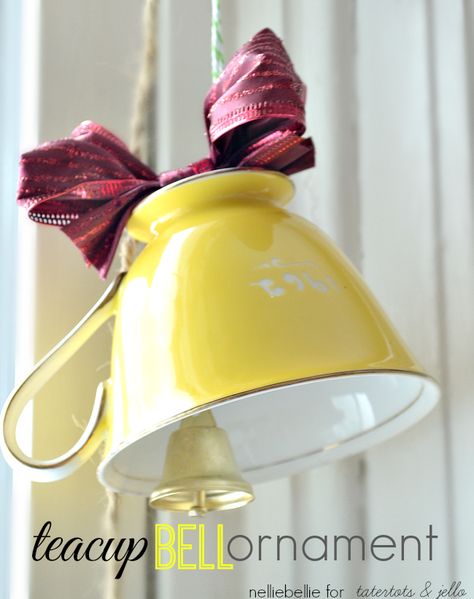 Teacup Bell Ornament. A wonderful DIY ornament to add charm to your tree! Cute Diy Christmas Ornaments, Son Zeng, Gift Hacks, Christmas History, Teacup Crafts, Christ Centered Christmas, Diy Ornament, Cup Crafts, Cute Diy