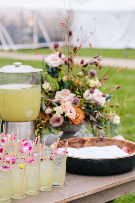 Wedding Coffee Bar Ideas, Non Alcoholic Drinks For Wedding, Wood Bar Ideas, Wedding Bar Design, Bar Design Ideas, Mocktail Bar, Coffee Bar Wedding, Wedding Alcohol, Wedding Coffee