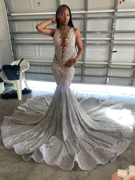 Sliver Grey Prom Dress, Silver Diamond Prom Dress, Silver Custom Prom Dress, Silver Prom Dress With Rhinestones, Silver Prom Dresses Black Women, Pearl Prom Dress, Prom Dresses Silver, Sliver Prom Dresses Black Women, Prom Black People