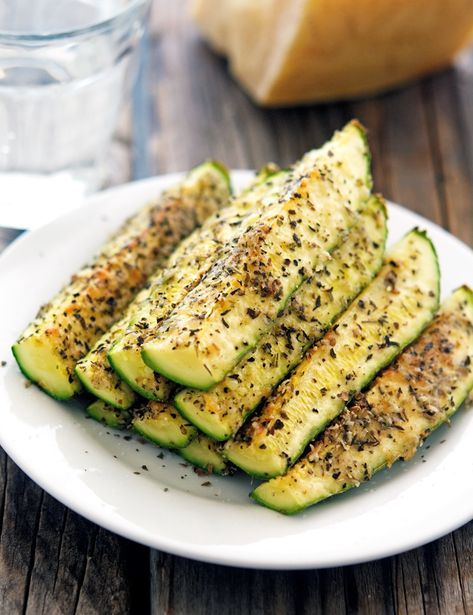 Easy Baked Parmesan Zucchini Baked Parmesan Zucchini, Recipes With Parmesan Cheese, Green Zucchini, Paleo Side Dishes, Baked Zucchini, Bake Zucchini, Easy Vegetables To Grow, Parmesan Zucchini, Milk Recipes