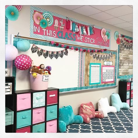 6,089 Followers, 2,472 Following, 282 Posts - See Instagram photos and videos from Ms. Magic (@farmhousechicteacher) Classroom Decor Pastel, Classroom Color Scheme, Classroom Designs, Classroom Decor Middle, Classroom Organization Elementary, Classroom Goals, Classroom Makeover, Elementary Classroom Decor, Teaching Toddlers