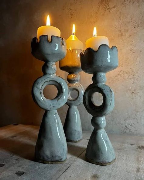 Ceramic Candle Holders Ideas, Pottery Candle Holder, Pottery Platter, Organic Ceramics, Pottery Candle, Sculptures Céramiques, Ceramic Workshop, Diy Ceramic, Hand Built Pottery