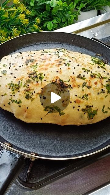 Aisha Rozy on Instagram: "Aloo kulcha Recipe No Yeast ,Oven ,Tandoor😋 . . . . . . . . . . . . . . .  . . . #alookulcha #kulcha #cookingwithaps #kulcharecipe #kulchaontawa #kulchanaan #naanrecipes #naan #alooparatha #nashta #easyrecipes #healthyfood #chocolate #snakes #lunch #dinnar #sabzirecipe #instareel #instavideo #instaviral #instadaily #insta #viral #viralvideos #trendingreels #trending #cooking #recipe #cookingfood #explorepage" Nan Roti Recipe, Indian Naan Recipe, Nan Bread, Indian Cooking Videos, Indian Breakfast Recipes, Kulcha Recipe, Indian Cuisine Recipes, Indian Breads, Pan Pita