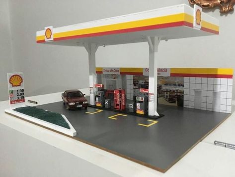 Hot Wheels Diorama Garage, Gas Station Diorama, Car Diorama, Paper Models House, Hot Wheels Room, Parking Building, Hot Wheels Display, Hot Wheels Garage, Amsterdam Houses