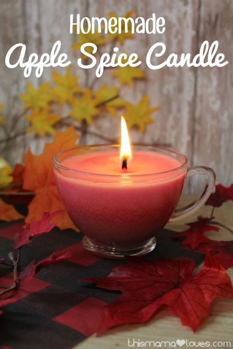 This homemade apple spice candle will feel your home with the heavenly scent of fall. Check out our step-by-step candle tutorial! Homemade Candle Recipes, Fall Candle Decor, Lilin Aroma, Smelling Candles, Diy Candles Easy, Candle Tutorial, Diy Candles Homemade, Homemade Scented Candles, Soya Mumu