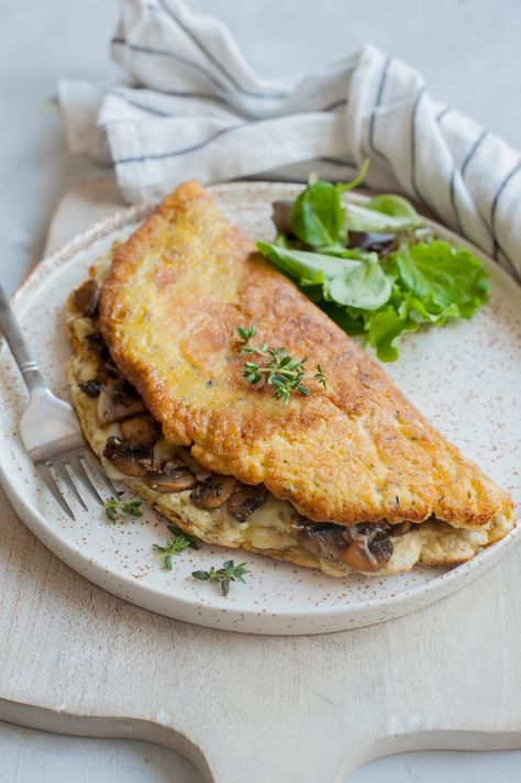 Fluffy mushroom omelet Best Pans For Cooking, Mushroom Omelet, Fluffy Buttermilk Pancake Recipe, Apple Cinnamon Pancakes, How To Cook Pancakes, Pancake Calories, Sautéed Mushrooms, Cinnamon Pancakes, Apple Pancakes