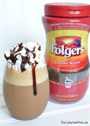 Homemade Mocha Frappe, Sweet Coffee Drinks, Mocha Frappe Recipe, Frozen Coffee Drinks, Homemade Mocha, Homemade Frappuccino, Hot Chocolate Drink, Frappe Recipe, Mocha Frappe