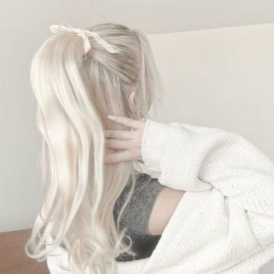 White Hair Ponytail Aesthetic, Long White Hair Ponytail, Long Blonde Hairstyle, White Hair Styling, White Hair In Ponytail, White Hair Girl Aesthetic, White Hair Ponytail, White Hair Hairstyles, White Hair Styles