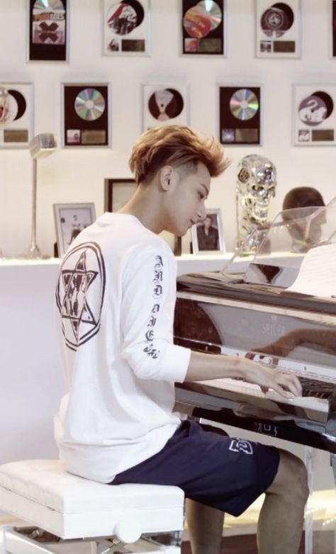 Zheng Boxu, Z.tao Cute, Tao Exo, Huang Zi Tao, Zi Tao, Z. Tao, Chinese Style Dress, Exo Fan, Perfect Boy