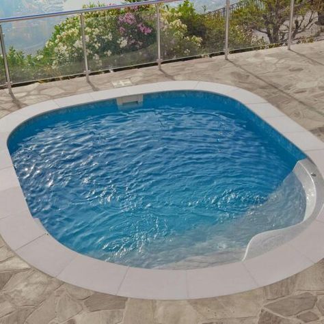 Lola Mini pool – the small pool that suits everyone | Waterair Swimming Pools Whirpool Outdoor, Pool Area Landscaping, Spool Pool, Pool Ideas For Small Yards, Mini Swimming Pool, Ideas For Small Yards, Small Inground Pool, Pools For Small Yards, Plunge Pools