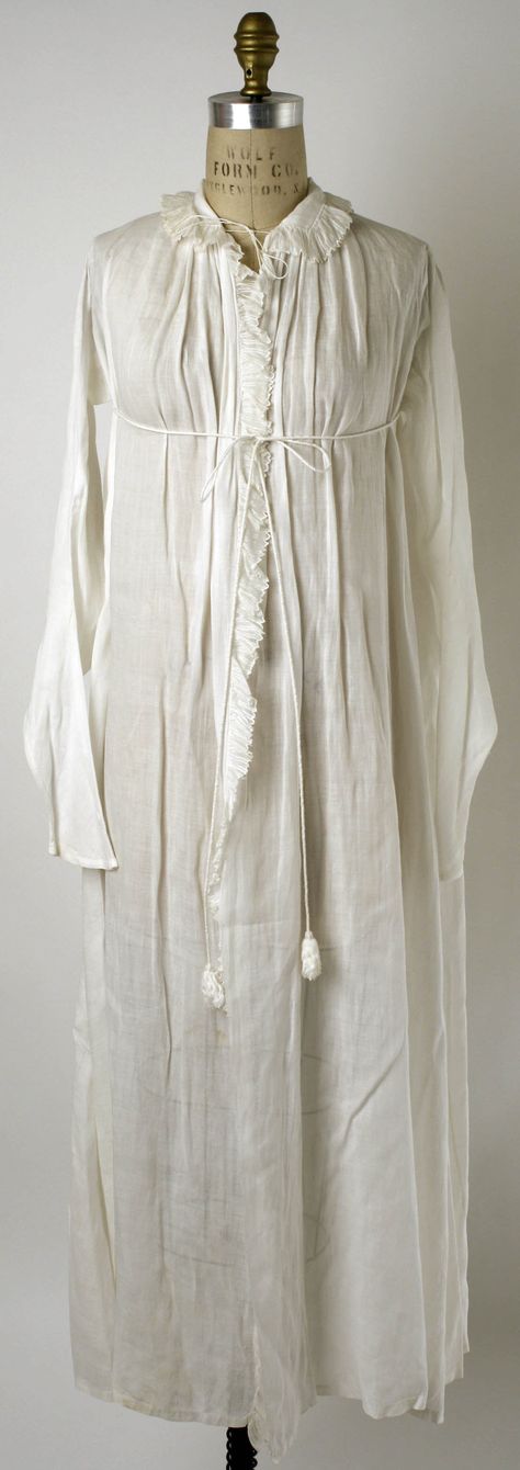 Dressing Gown  Date: ca. 1802  "No lace, Mrs. Bennet! No lace!" Linen Dressing Gown, 1800s Fashion, Regency Dress, Regency Fashion, Period Outfit, Costume Institute, Antique Clothing, Historical Costume, Historical Dresses