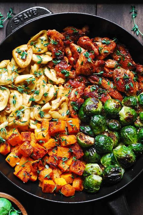 autumn chicken dinner with roasted vegetables Meet And Veggie Meals, Chicken Cheese Tortellini, Autumn Chicken Dinner, Veggie Heavy Meals, Butternut Squash And Brussels Sprouts, Autumn Chicken, Leftover Meals, Smoked Paprika Chicken, Veggies Roasted