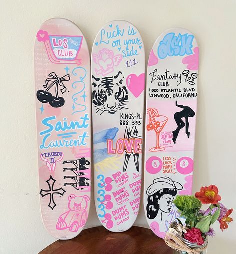 College Wall Art Ideas, Skateboard Decks On Wall, Kristen Konefal Art, Skateboard Wall Art Decor, Skate Board Wall Art, Skateboard Deck Art Aesthetic, Painted Skateboard Wall Art, Painted Skateboard Aesthetic, Sdh Paints Prints