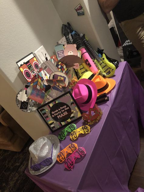 90s Theme Photo Booth, 90s Photobooth Props, 80s Photo Props, 80s Photo Booth Props, 90s Photo Props, 80s Photo Booth, Mtv Party, 90s Photo Booth, Picture Booth