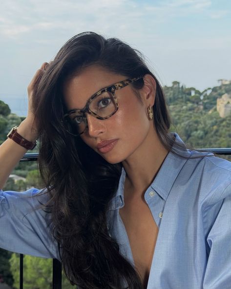 Kelsey Merritt | RL Stacked by @ralphlauren #RLEyewear ad | Instagram Glasses Outfit, Classy Glasses, Glasses Inspiration, Kelsey Merritt, Red Eyeglasses, Sophisticated Outfits, Fashion Eye Glasses, Nerd Girl, Classy Style