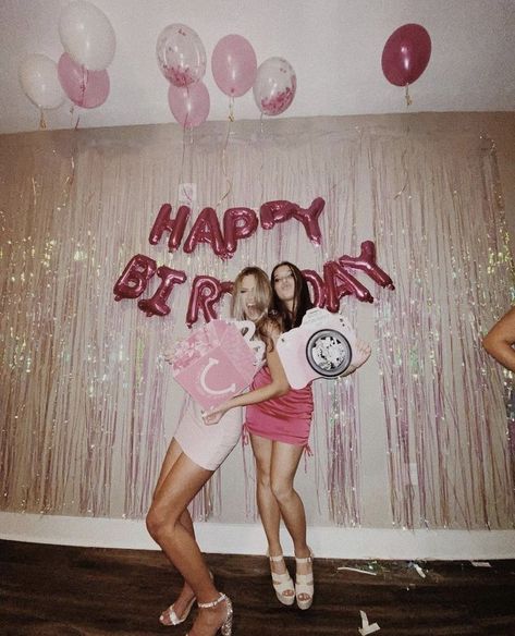 Pink Bday Aesthetic, 21st Birthday Party Aesthetic, 21st Bday Photoshoot Ideas, Aesthetic Bday Party, Pink Birthday Party Aesthetic, Pink Birthday Photoshoot, Pink Birthday Aesthetic, 17. Geburtstag, Sweet Sixteen Birthday Party Ideas