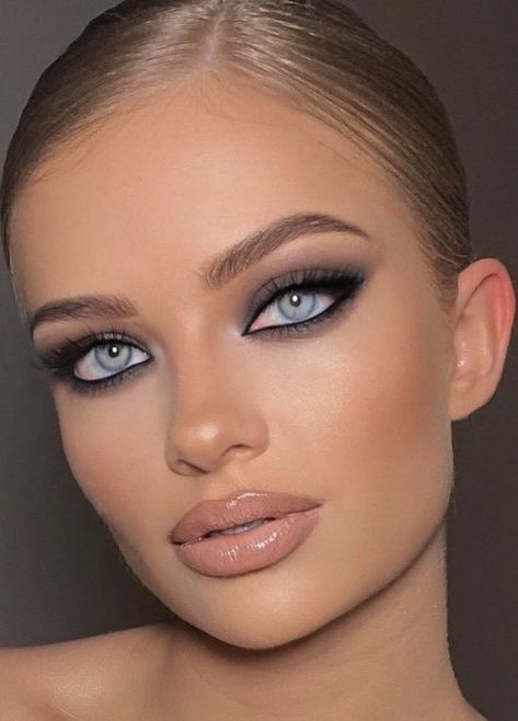 Simple Smokey Eye, Wedding Guest Makeup Looks, Eye Bags Makeup, Smokey Cat Eye, Wedding Guest Makeup, Grey Makeup, Makeup Smokey, Eye Makeup Styles, Formal Makeup