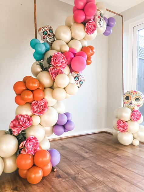 Day Of The Dead Balloon Arch, Day Of The Dead Baby Shower Ideas, Day Of The Dead Backdrop, Day Of The Dead Party Decorations, Bronze Balloons, Halloween Reception, Baloon Garland, Dia De Los Muertos Party Ideas, Day Of The Dead Festival