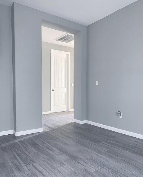 Grey Floors Blue Walls, Inter Design Living Rooms, Paint Home Interior Ideas Wall Colors, White And Grey Walls Living Room, Apartment With Tile Floor, Gray Blue Walls Living Room, Gray Floors Wall Colors, Grey Floors Wall Color Ideas, Gray Home Interior