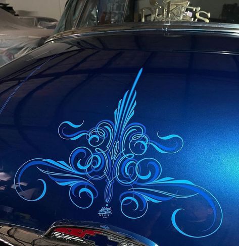 Pin Stripe Car, Pinstripe Tattoo Ideas, How To Paint A Car, Lowrider Pinstriping, Pinstripe Car, Pin Striping Art, Car Painting Ideas, Car Paint Ideas, Painting Clothing