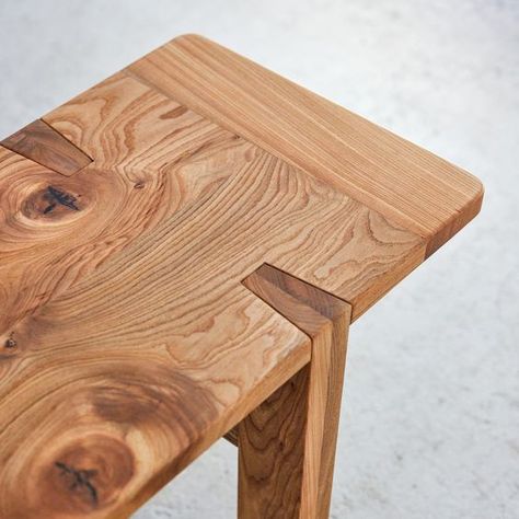 Tree Furniture Design, Console Table Oak, Wooden Bench With Back, Wood Bench Design, Breadboard Ends, Oak Bench, Classic Farmhouse, Timber Furniture, Bench Designs