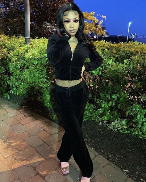 Black Tracksuit Outfit, Velour Tracksuit Outfit, Black Juicy Couture Tracksuit, Juicy Couture Clothes, Juicy Tracksuit, Track Suits Women, Black Tracksuit, Juicy Couture Tracksuit, Tracksuit Outfit