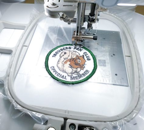 Brother Luminaire, Diy Patches Embroidery, Eastern Gray Squirrel, Applique Stitches, Brother Sewing Machines, Embroidered Badges, Cool Patches, Patchwork Quilting, Diy Patches