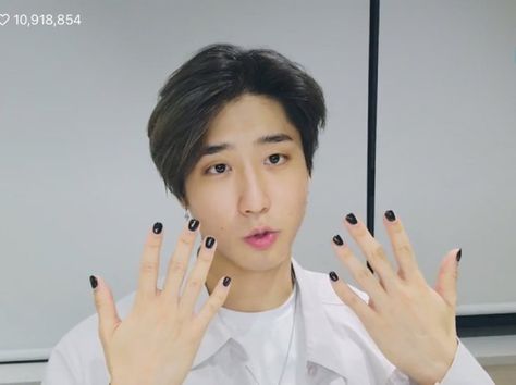 Pop Nails, K Pop Nails, Idol Nails, Star Nail Designs, Nails For Kids, Baby Squirrel, Nails Black, Star Nails, Kid Memes