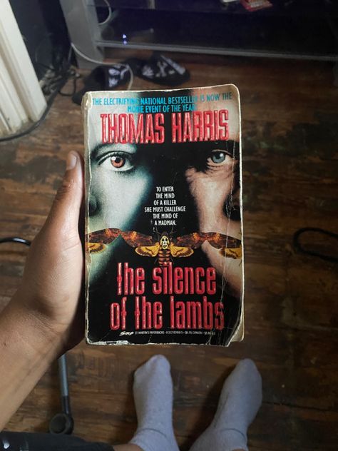 book reading Silence Of The Lambs Book, The Silence Of The Lambs, Thomas Harris, Silence Of The Lambs, St Martin, Book Reading, 2025 Vision, Book List, Mad Men