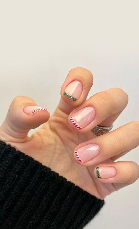 Pink Green Red Christmas Nails, Simple Christmas Nails Short French Tip, Extra Short Christmas Nails, Christmas Gel Nails Short Simple, Xmas French Tip Nails, Christmas French Tip Nails Red And Green, Green French Tip Nails Short, Christmas Nails Tips, Christmas Nails Gel Short Simple