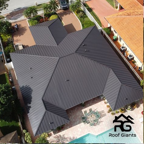 Get your roof ready to withstand the elements with Roof Giants – the experts in quality Water Roofing services you can trust!🔥 #MetalRoofsByRoofGiants #longlasting #metalroofs #secureroof #longlasting #metalroofs #ThatsGigantic #MetalRoofs #metalroofsbyroofgiants #RoofGiants Budget House Plans, Building Design Plan, Steel Building Homes, House Roof Design, Rooftop Design, Building House Plans Designs, Farmhouse Style House Plans, Model House Plan, Cool Roof