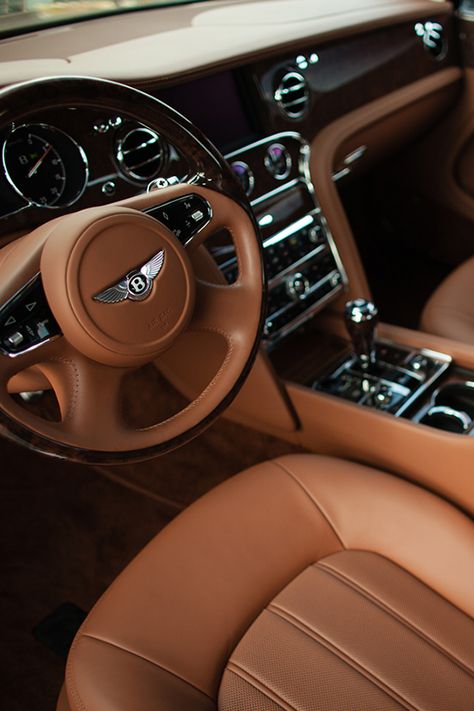 Bentley Mulsanne Interior Bentley Auto, Bentley Interior, Dash Board, Bentley Mulsanne, Bentley Motors, Luxury Car Interior, Lux Cars, Bentley Car, Fancy Cars