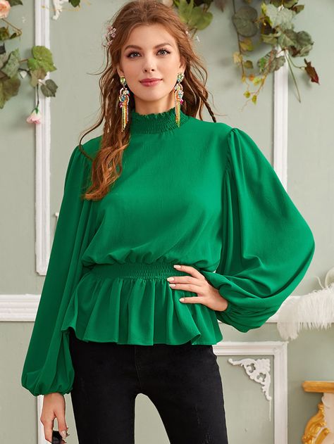 Bright Green Blouse, Tropical Print Top, Lantern Sleeved Blouses, Fall Blouse, City Outfits, Vintage Fashion Photography, Green Outfit, Pretty Style, Work Tops