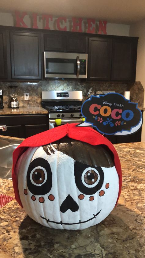 Coco Painted Pumpkin, Pumpkin Storybook Character Ideas, Coco Pumpkin Painting, Coco Pumpkin Carving, Monster Pumpkin Painting, Coco Trunk Or Treat, Catrina Pumpkin, Coco Pumpkin, Pumpkin Carving Easy