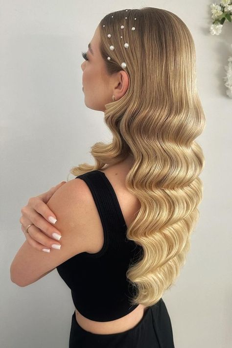 sleek front hollywood waves Waves Wedding Hairstyles, Hollywood Waves Wedding, Debs Hairstyles, Bridal Waves, Bridal Hair Down, Winter Wedding Hair, Sleek Hair, Glam Waves, Big Braids