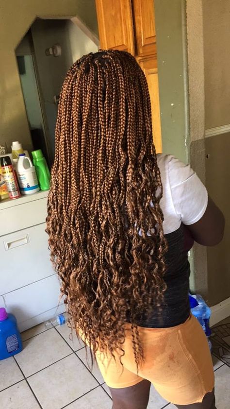 Box braids with curled ends. Box Braids Ends Curls, Box Braids Curly Ends Curls, Long Box Braids With Wavy Ends, Spiraled Ends Braids, Small Box Braids With Wavy Ends, Box Braids With Waves, Individual Braids With Curls, Box Braids On 3b Hair, Brown Knotless Box Braids Medium With Curls