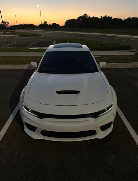 Dodge Charger Hellcat Redeye Jailbreak, White Dodge Charger, Hellcats Srt, Custom Dodge Charger, Black Dodge Charger, Dodge Charger Hellcat, Dropped Trucks, Dodge Muscle Cars, Pimped Out Cars