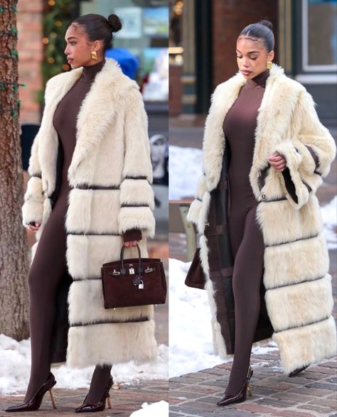 Harvey Outfits, Celebrity Winter Style, Lauren Wood, Lori Harvey, Classy Winter Outfits, Winter Fashion Outfits Casual, Effortlessly Chic Outfits, Body Suit Outfits, Outfit Inspo Fall