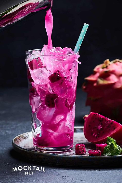 Refreshers Recipes, Lemonade Refresher, Dragon Fruit Drink, Dragon Fruit Lemonade, Dragon Fruit Juice, Fruit Lemonade, Lemonade Drink, Mango Lemonade, Soda Recipe