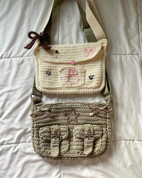 ☆ chunky star shoulder bags ☆ i. cream chunky star shoulder bag ii. pink chunky star shoulder bag features: ~ starz and bows!! ~ magnet… | Instagram Crochet Messenger Bag Ideas, Sage Green Aesthetic Clothes, Crochet Message Bag, Green Crochet Pattern, Crochet Bag Aesthetic, Green Crochet Bag, Crochet Messenger Bag, Grunge Cottagecore, Messanger Bag