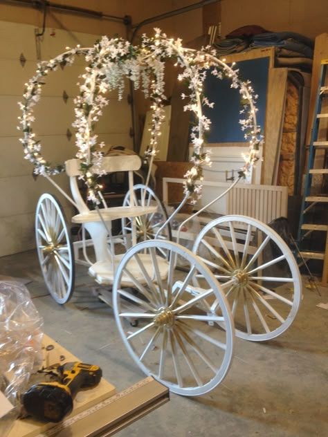 Cinderella Musical, Cinderella's Carriage, Prom Themes, Idee Babyshower, Princess Carriage, Cinderella Carriage, The Whoot, Stage Props, Cinderella Party