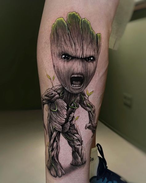 Nm Tattoo, Baby Groot Tattoo, Geometric Tattoo Leg, Groot Tattoo, Rocket Tattoo, Mom Daughter Tattoos, Tattoo Disney, Tattoo Leg, Marvel Tattoos