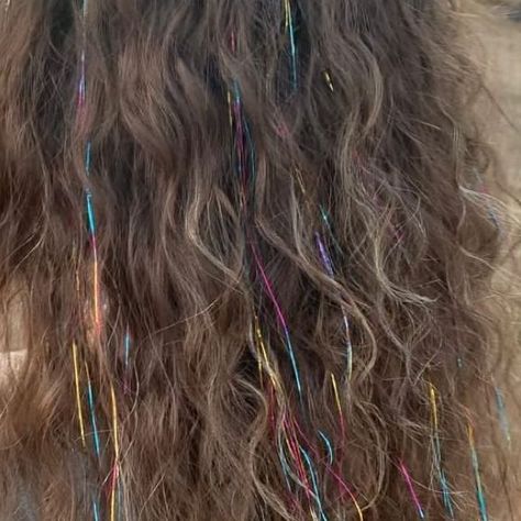 EnchantTresses on Instagram: "🌟✨ Curly Hair + Hair Tinsel = Cuteness Overload! 🌟✨ You won’t believe how many times people ask me how hair tinsel looks in curly hair, and I’ve got to say, it’s SO stinking cute! 😍💁‍♀️ Watch as I add some extra sparkle to these gorgeous curls - it’s a magical transformation! ✨💫 #hairtinsel #curlyhairtinsel #EnchantTresses #festivalhair #septembersparkle #hairmagic #mckinneytx #mckinneytexas #mckinneysalon #mckinneyhair #mckinneybeauty #mckinneystylist #mckinneyfashion #mckinneyevents #mckinneymakeover #downtownmckinney #mckinneysquare #shoplocalmckinney #mckinneylife #visitmckinney #mckinneycommunity #mckinneygirls #mckinneyhairstylist #EnchantTressesMcKinney #shermantx #shermantexas #shermanhairstylist #shermanevents #dowtownsherman" Tinsel Hair Curly, Curly Hair Tinsel, Tinsel In Curly Hair, Hair Tinsel Curly Hair, Magical Transformation, Hair Tinsel, Festival Hair, Curly Hair Tips, Hair Tips