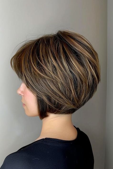 Stacked Bob Haircut For Fine Hair Round Faces, Front And Back Hairstyles, Stack Haircut, Layered Bob Back View, Medium Stacked Bob Hairstyles, Back View Of Bob Hairstyles, Long Stacked Haircuts, Medium Stacked Haircuts, Super Short Bob